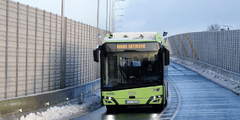 Rīgā sāk kursēt elektriskie autobusi