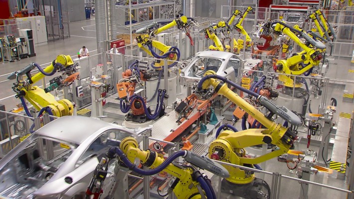 12% britu uzņēmumu vismaz daļu darbinieku aizstājuši roboti un mākslīgais intelekts