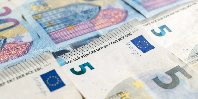 Latvijā atkal pieaug skaidras naudas izmantošana